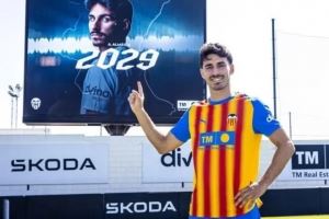 马卡:瓦伦西亚中场安德烈·阿尔梅达一年换三家经纪公司