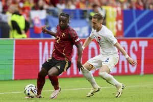 本赛季多库代表俱乐部和国家队已打进10粒进球,送出6次助攻