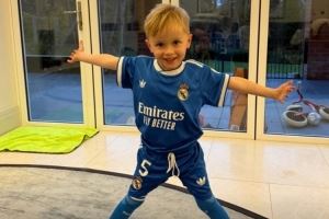 真-儿皇梦!麦迪逊社媒晒儿子身披贝林厄姆皇马球衣:明智的选择